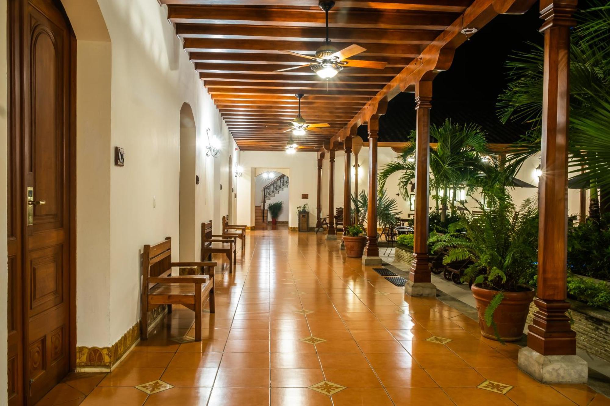 Hotel Plaza Colon - Granada Nicaragua Exterior foto